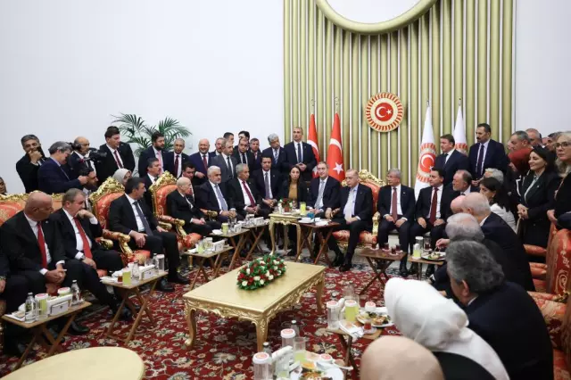 Historic photo! President Erdoğan met with party leaders