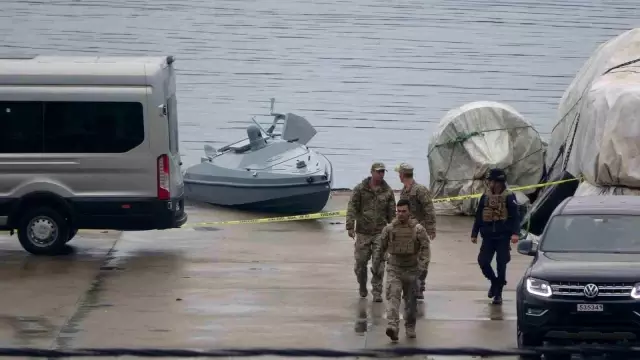 Destruction works have begun for the unmanned underwater vehicle loaded with 300 kilograms of explosives