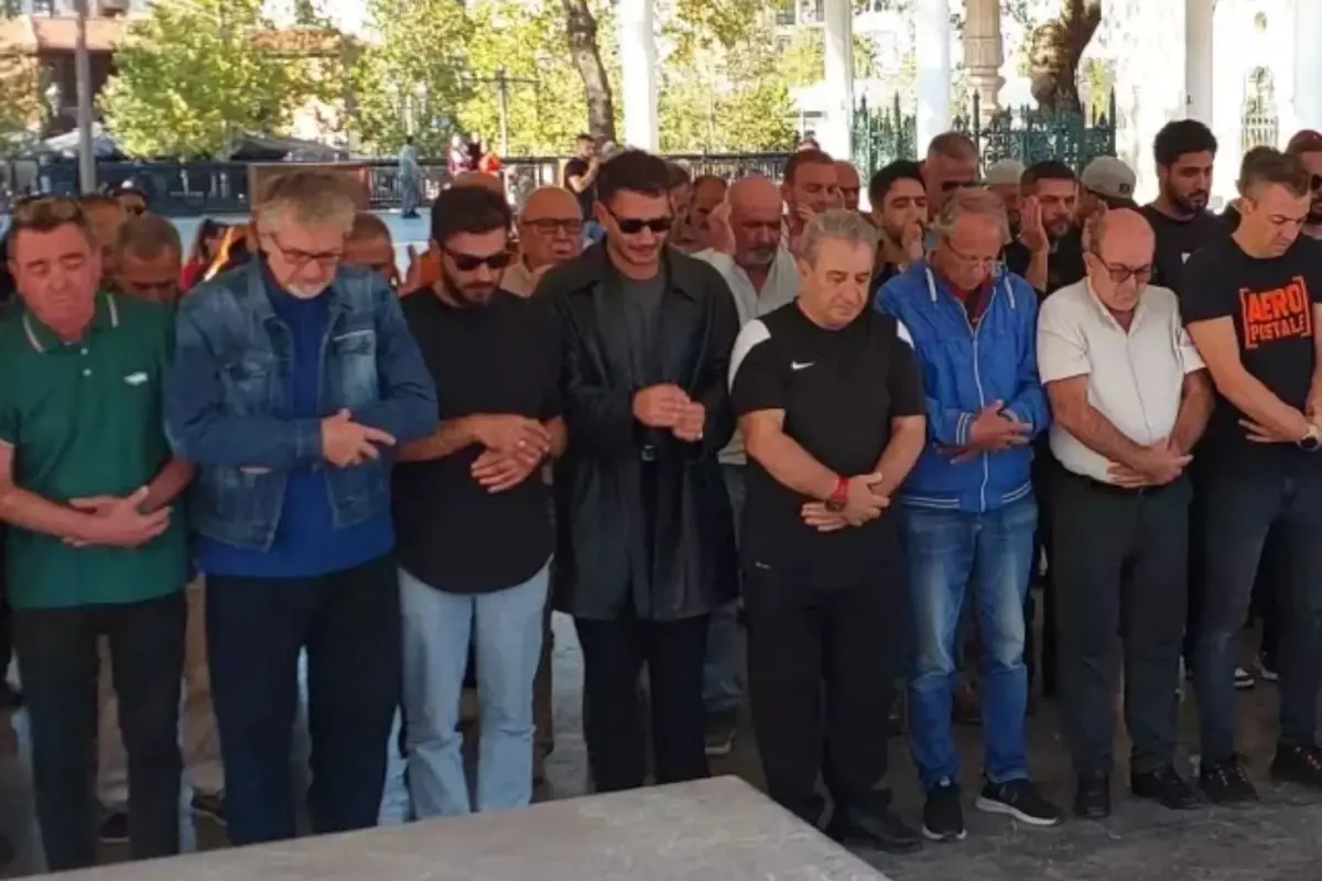 Uraz Kaygılaroğlu'nun acı günü! Babaannesini son yolculuğuna uğurladı