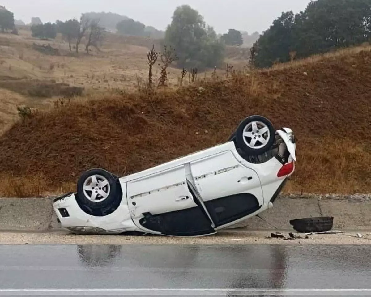 Bilecik'te Yağıştan Kaynaklı Trafik Kazası: İki Yaralı