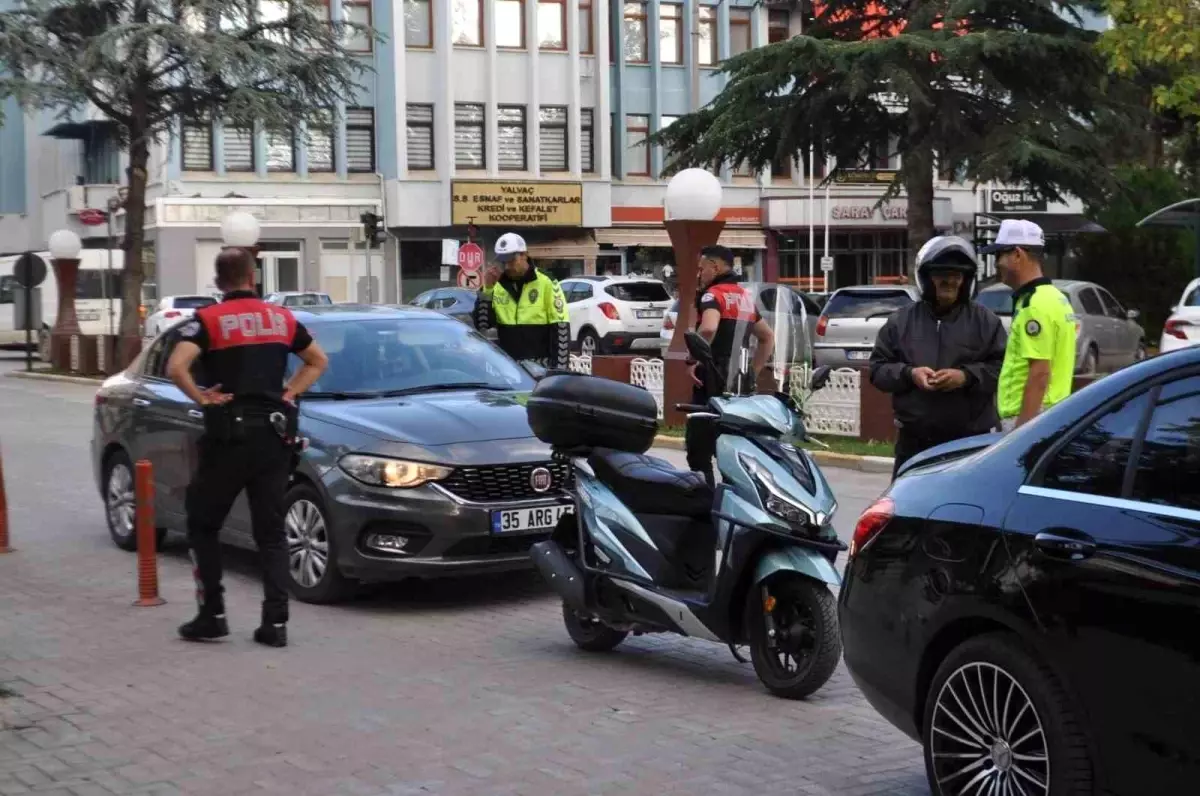 Isparta'da Huzur Uygulaması: 167 Kişi Sorgulandı, 75 Araç Denetlendi