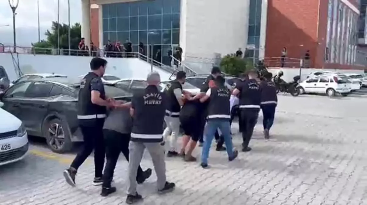 63 yaşındaki kadının pompalı tüfekle öldürüldüğü komşu kavgasına 5 tutuklama