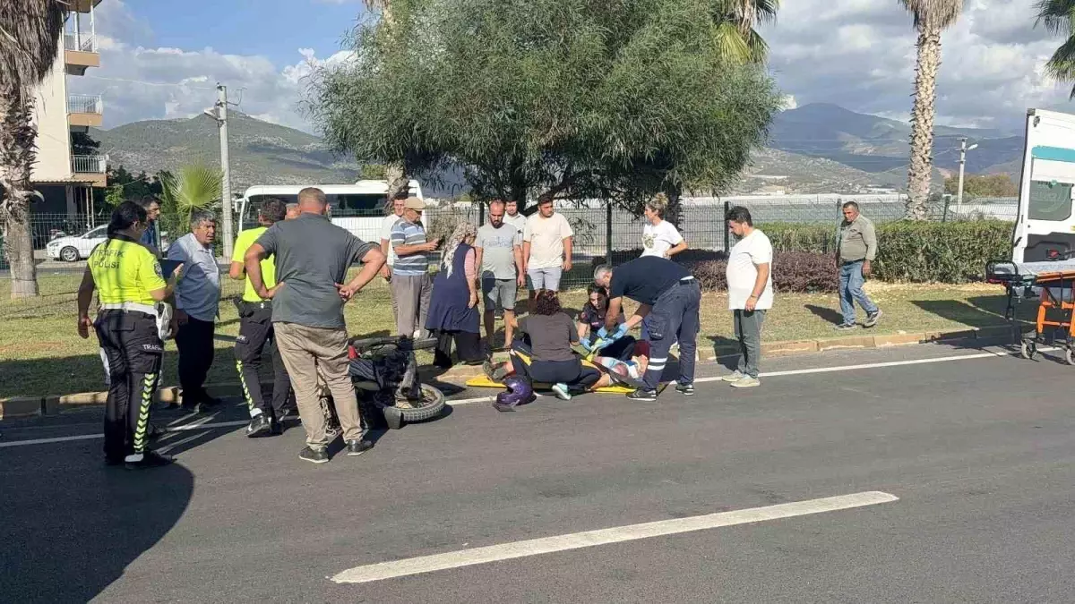 Antalya'da Okul Servisi ile Motosiklet Çarpıştı: Bir Kişi Ağır Yaralandı