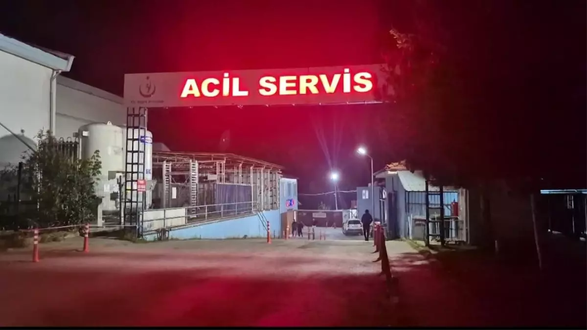 Bartın'da Kauçuk Fabrikasında Sızan Dumandan 14 İşçi Hastaneye Kaldırıldı
