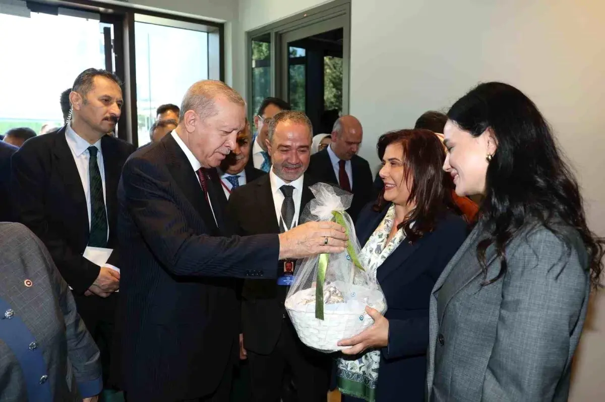 Çerçioğlu, Erdoğan'a Aydın İnciri Takdim Etti