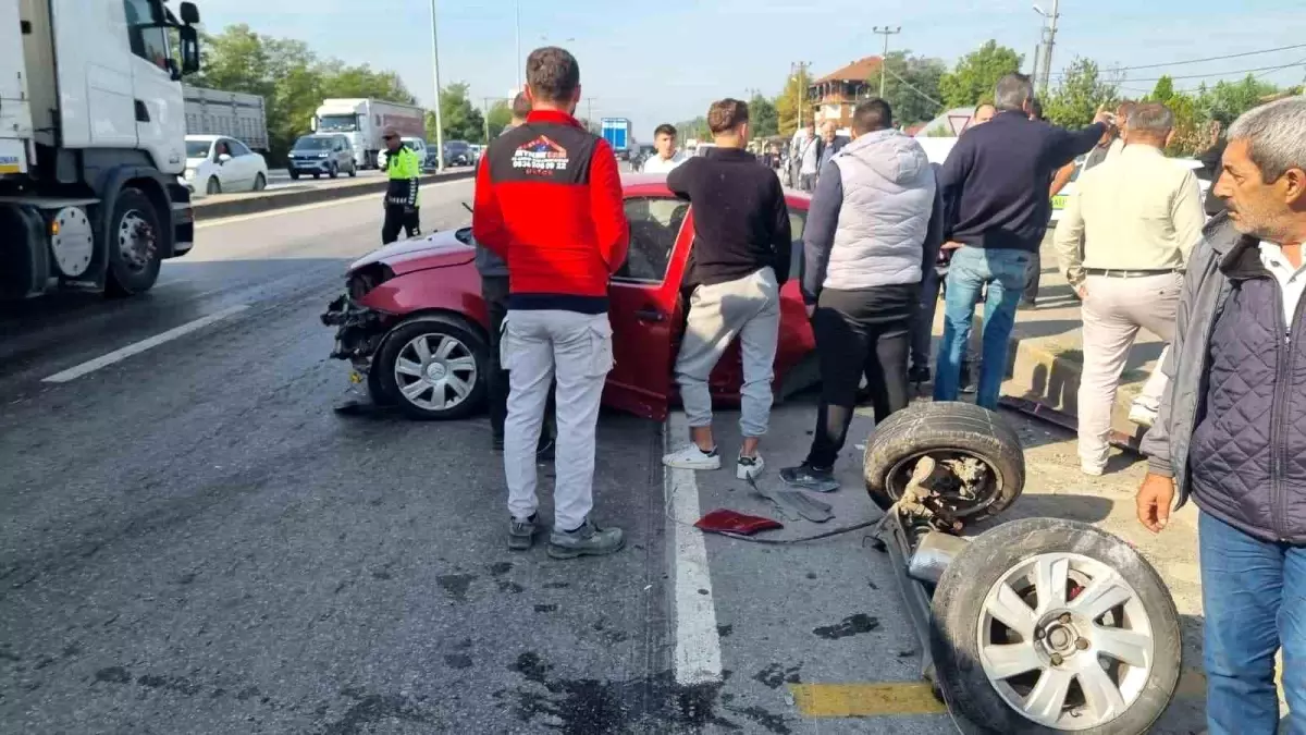 Sakarya'da Trafik Kazası: 2 Yaralı