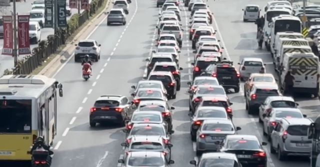 Great panic after the earthquake! Those who took their vehicles hit the road