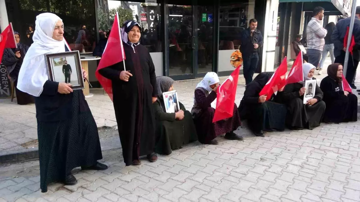 Van'da Evlat Nöbeti 109. Haftasında