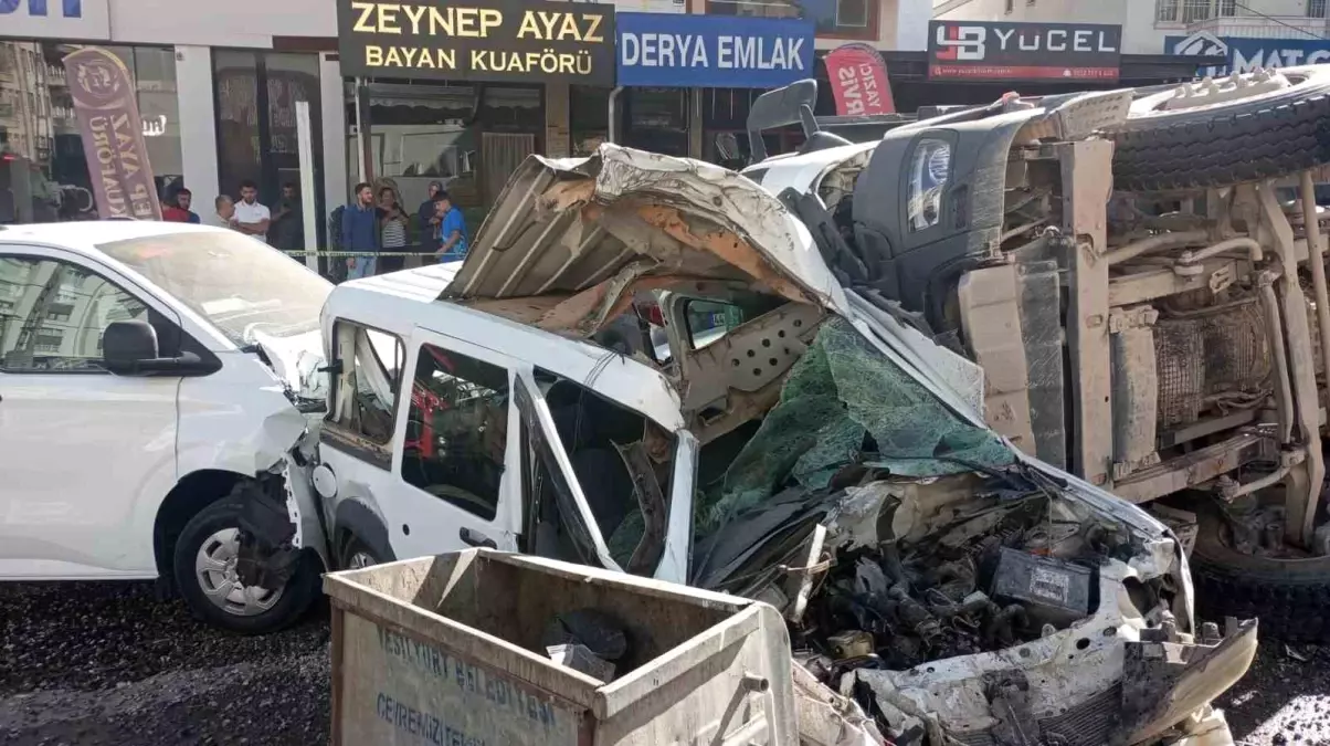 Malatya'da Freni Patlayan Kamyon 10 Araca Çarptı