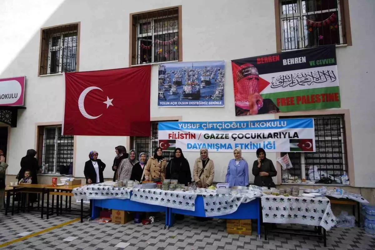 Gümüşhane'deki Öğrencilerden Gazze'ye Destek Etkinliği