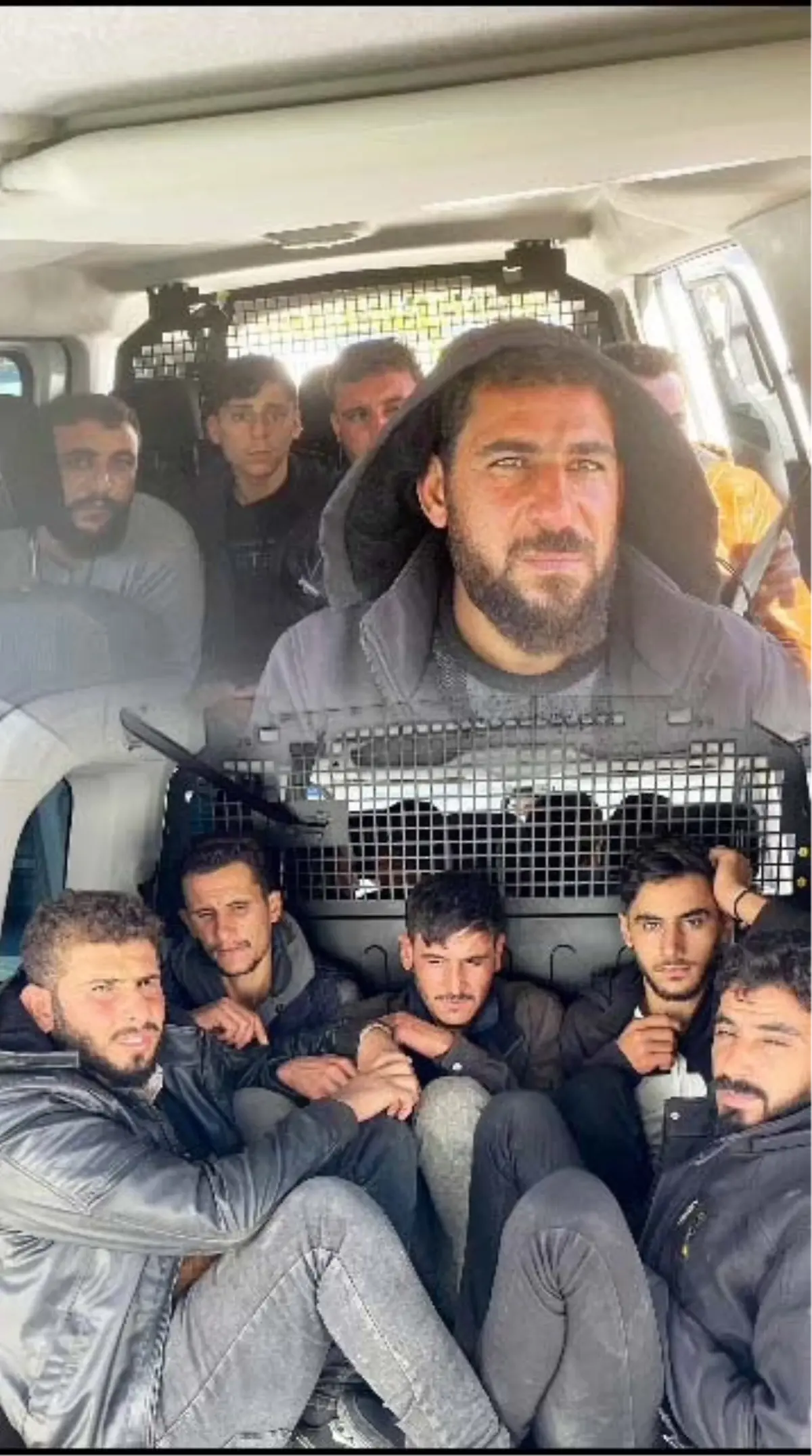 Reyhanlı'da 11 Kaçak Göçmen Yakalandı, Organizör Tutuklandı