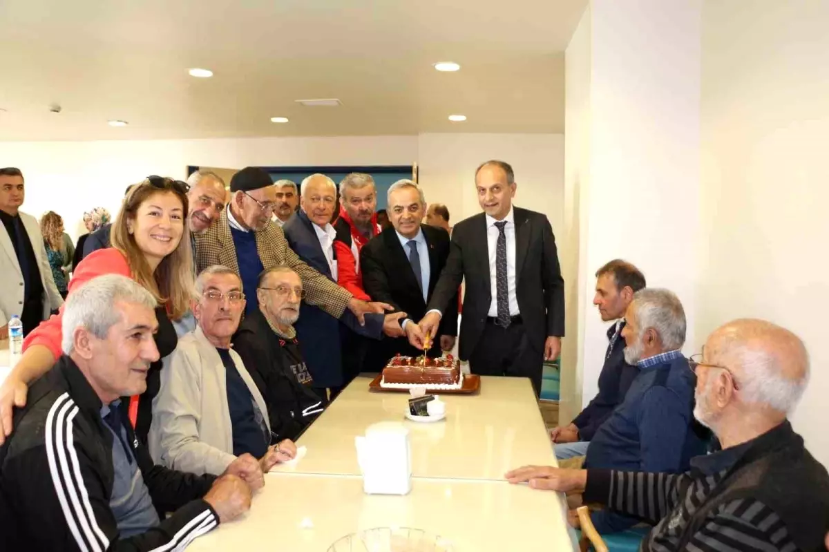 Elazığ'da Dünya Yaşlılar Günü Kutlandı