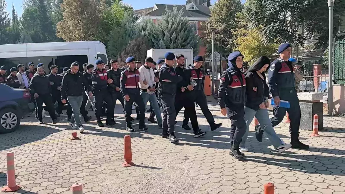 İnegöl'de Silahlı Çatışma: 1 Ölü, 2 Yaralı