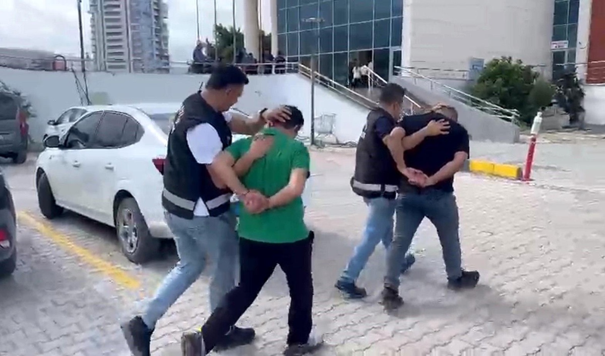İskenderun'da Hapis Cezası Bulunan 2 Şüpheli Yakalandı