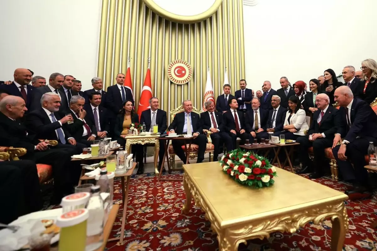 Kulisleri sallayan Erdoğan-muhalefet fotoğrafına ezber bozan yorum: Yeni dönemin işareti