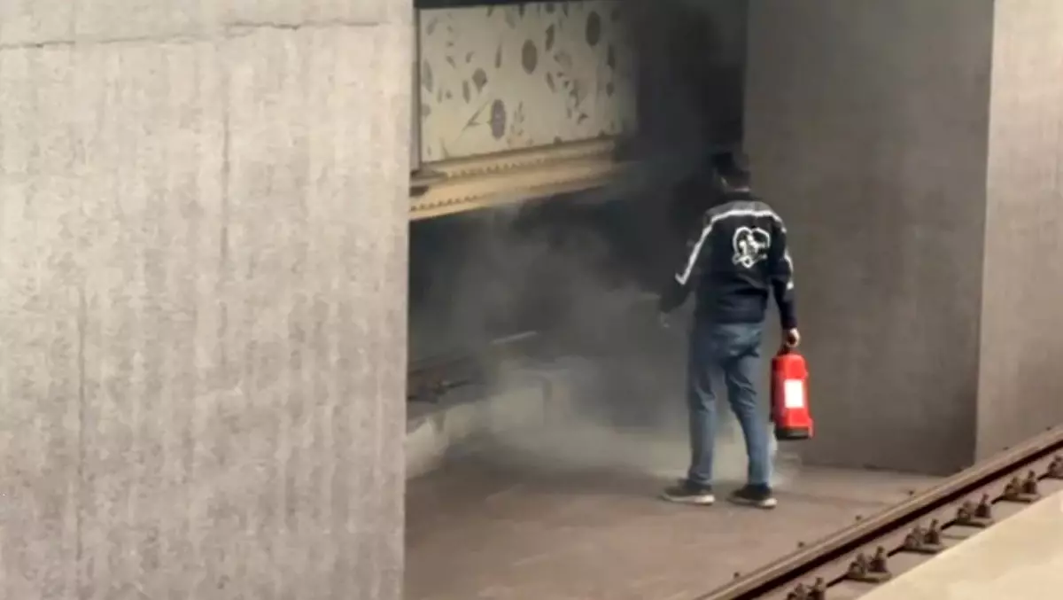 İstanbul'da Metroda Fren Balatalarında Yangın Çıktı