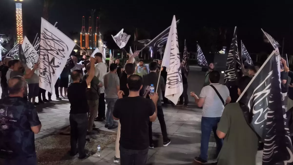 Mersin'de Küresel Sumud Filosu'na Destek Gösterisi