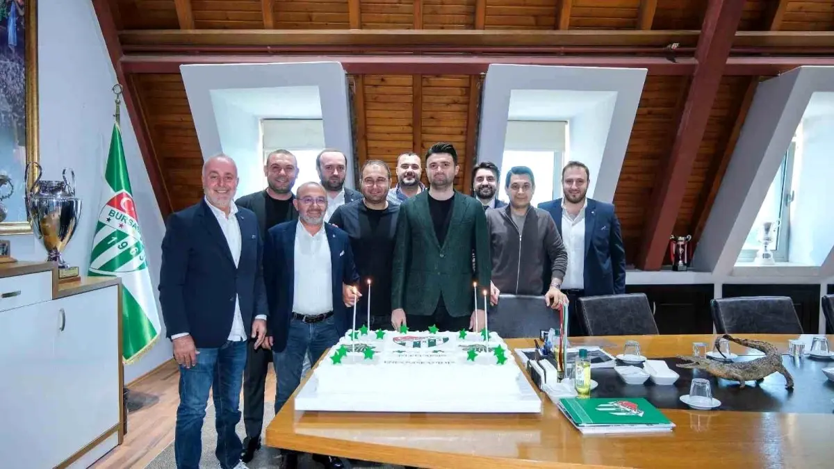 Bursaspor'dan Başkan Enes Çelik'e Doğum Günü Kutlaması
