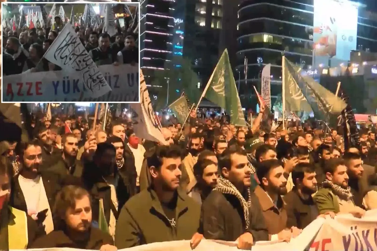 Sumud filosuna saldırıyı duyanlar İstanbul'da sokağa döküldü