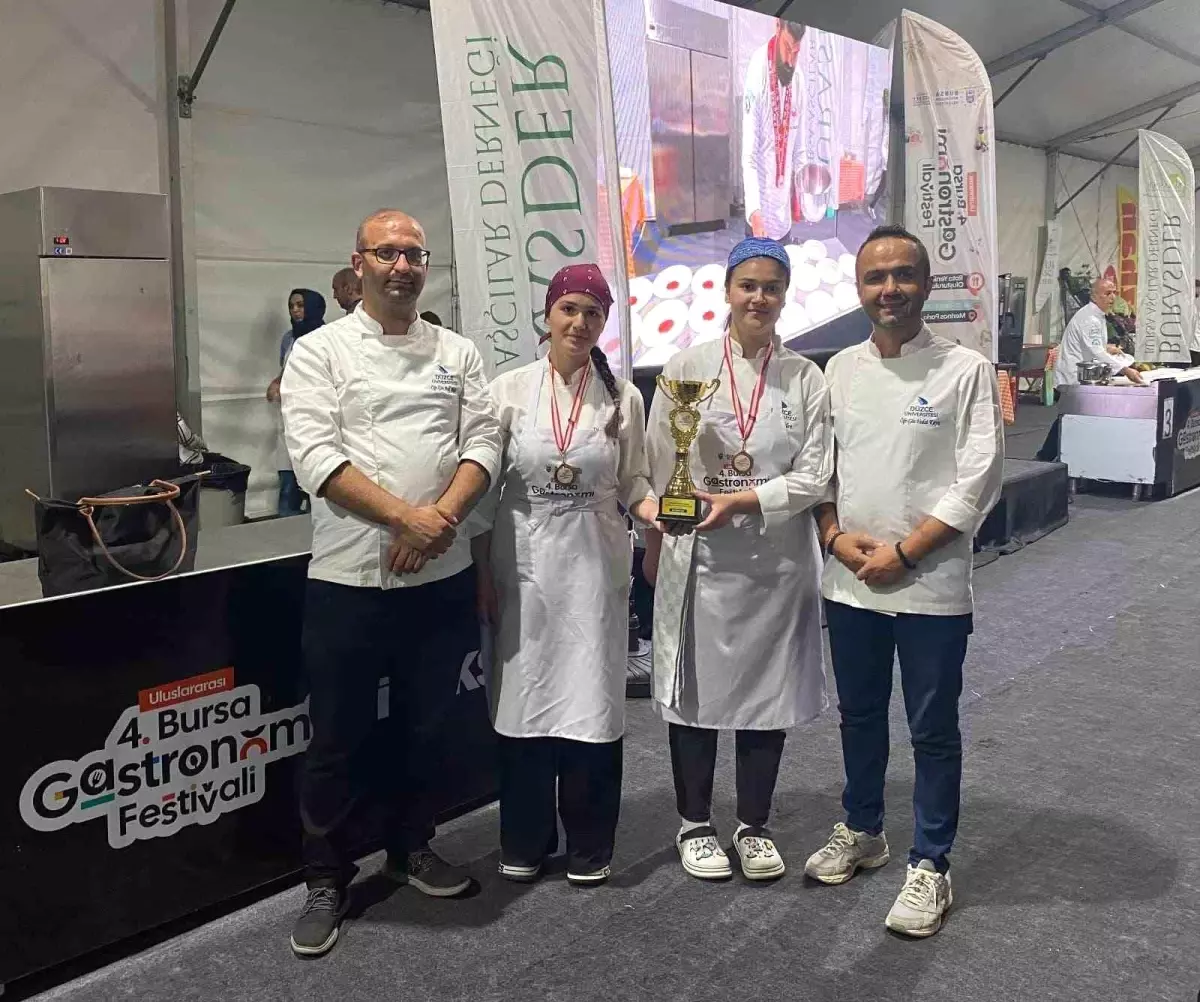 Düzce Üniversitesi Gastronomi Öğrencileri Uluslararası Başarı Elde Etti