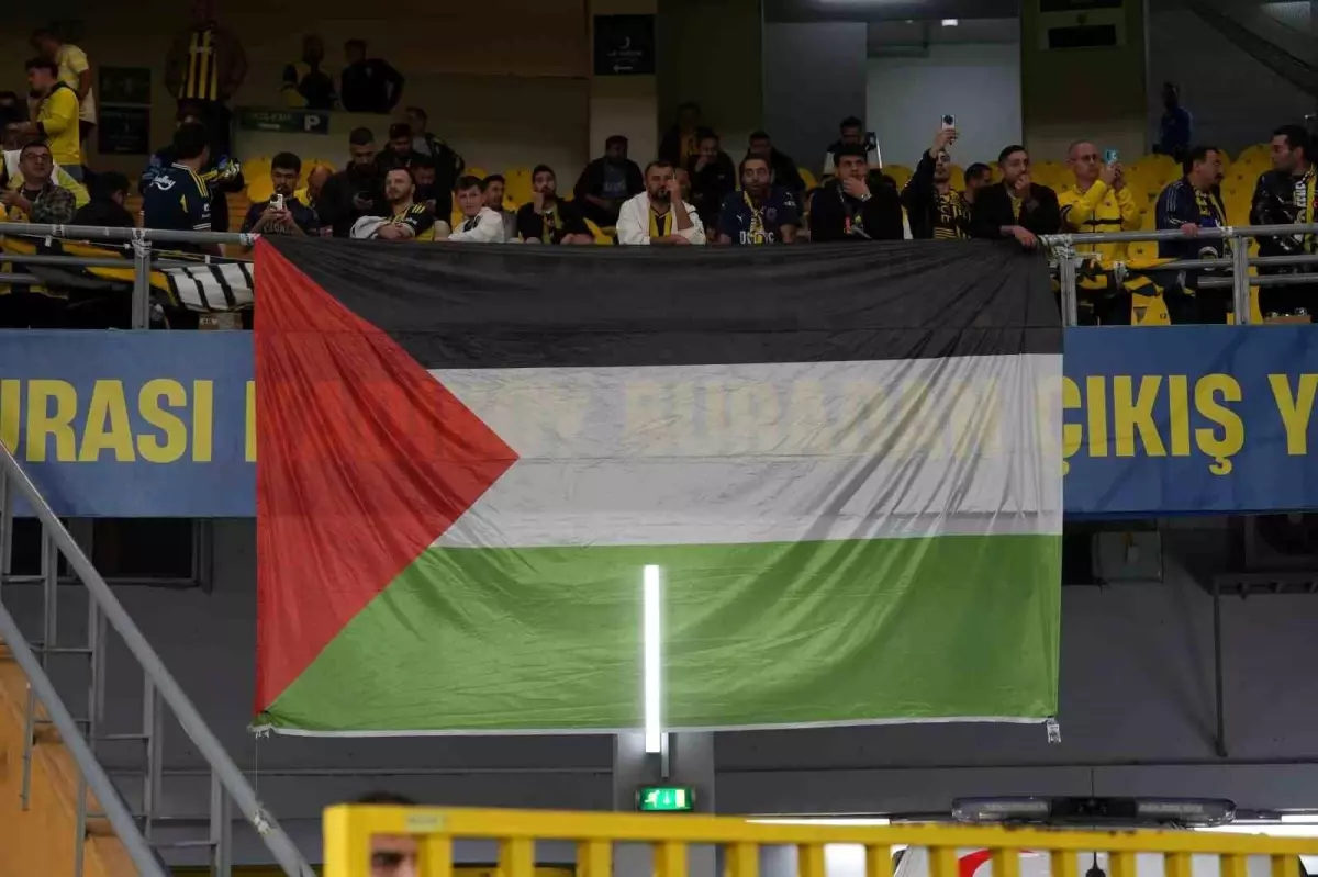 UEFA Avrupa Ligi: Fenerbahçe: 1 Nice: 0 (Maç devam ediyor)