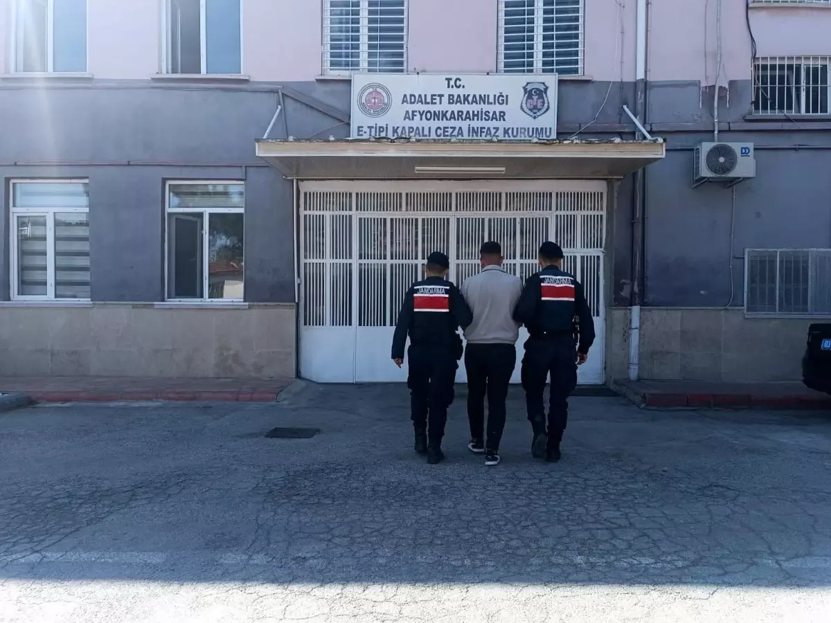 Afyonkarahisar'da Uyuşturucu Operasyonu: 8 Bin 757 Hapla Tutuklama