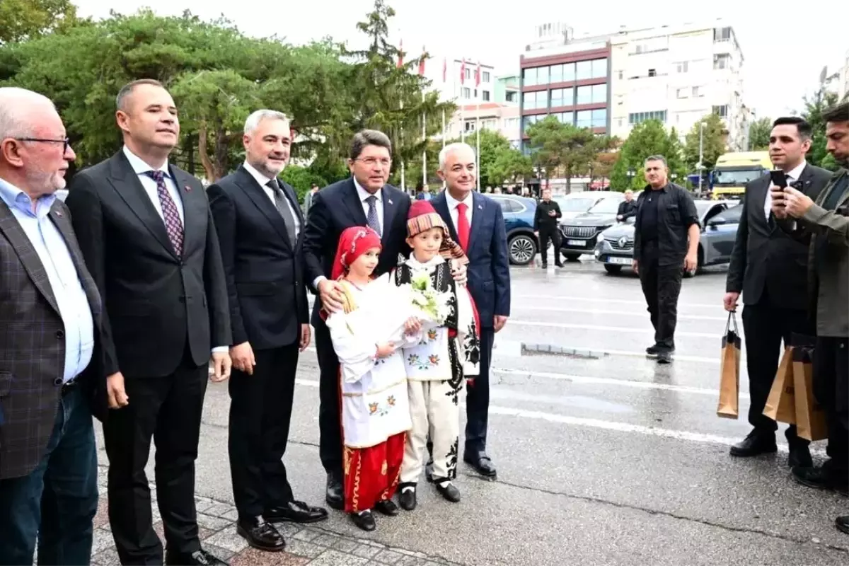 Adalet Bakanı Yılmaz Tunç Kırklareli'nde Ziyaretlerde Bulundu