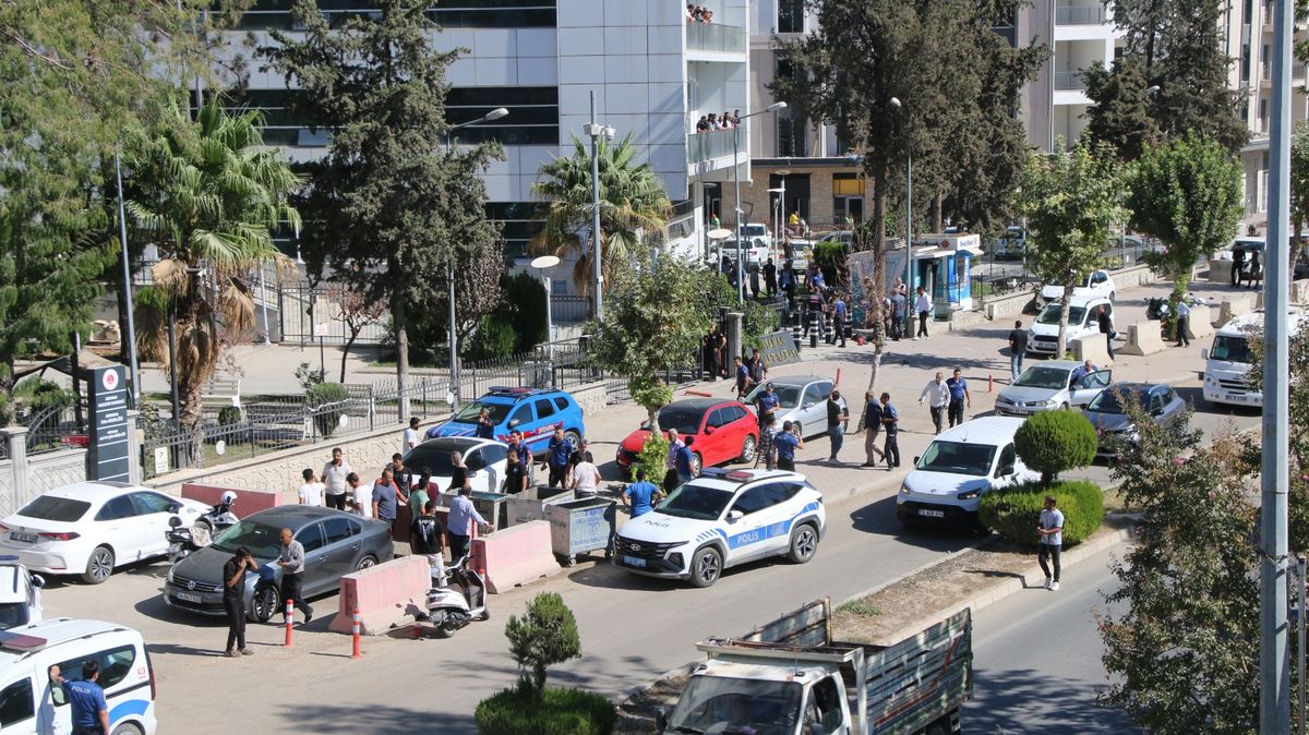 Adıyaman'da Adliye Önünde Kavga: 8 Yaralı, 15 Gözaltı