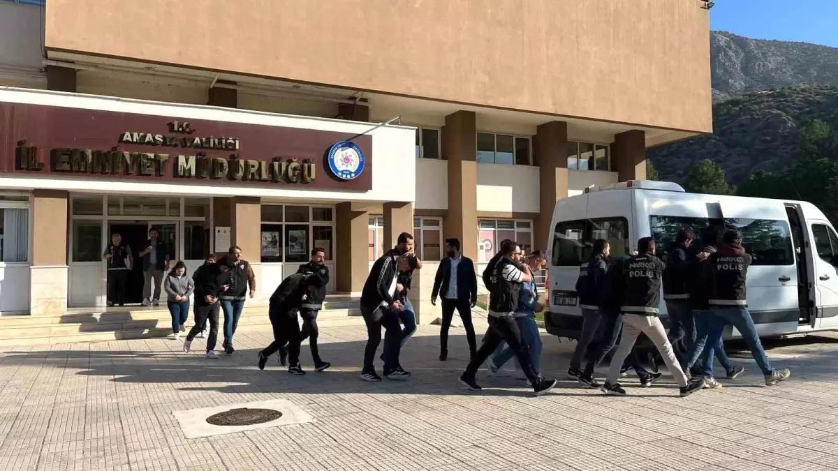 Amasya'da Uyuşturucu Operasyonunda 9 Tutuklama