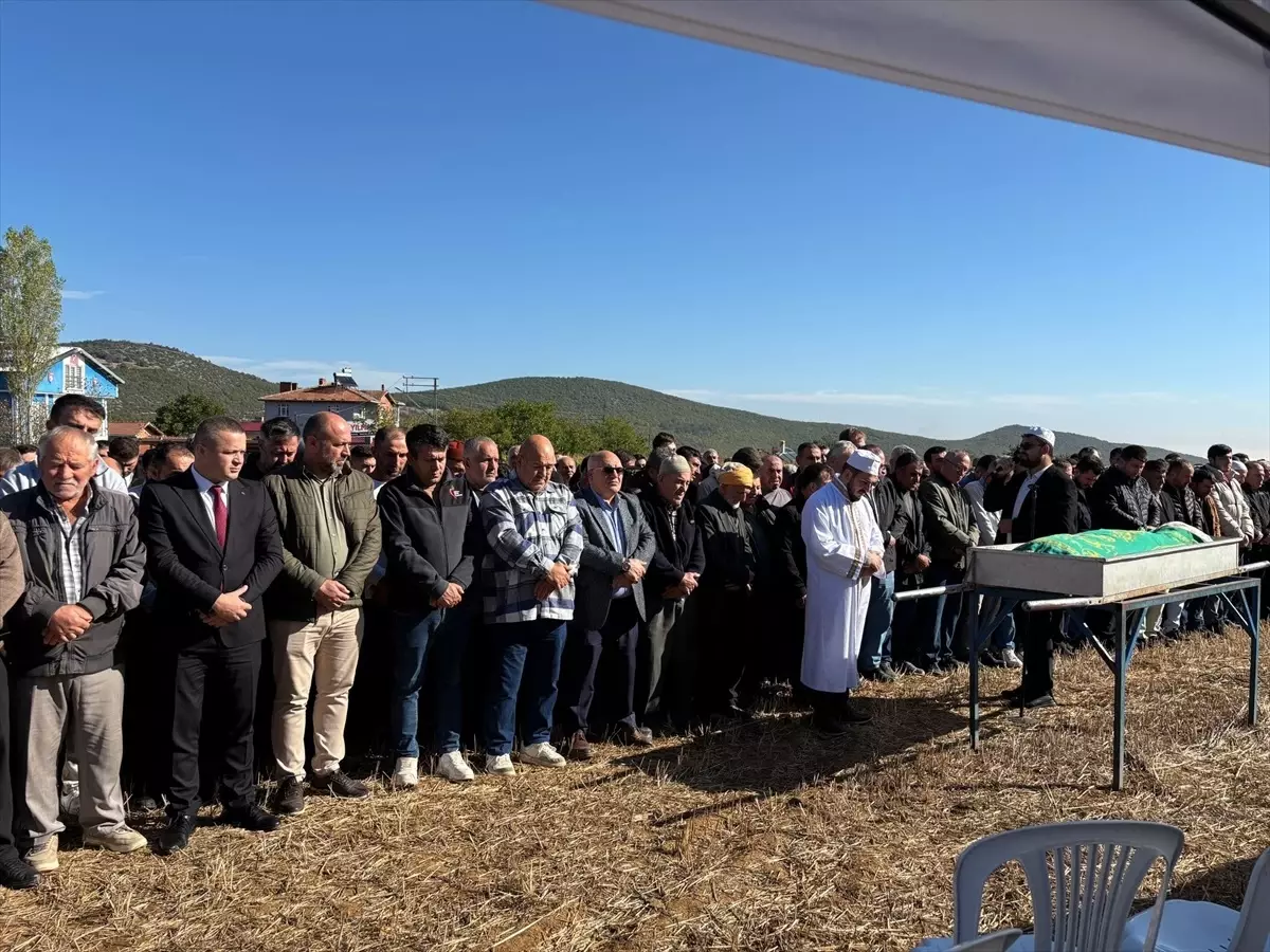 İş Kazasında Hayatını Kaybeden Akif Fak'ın Cenazesi Defnedildi