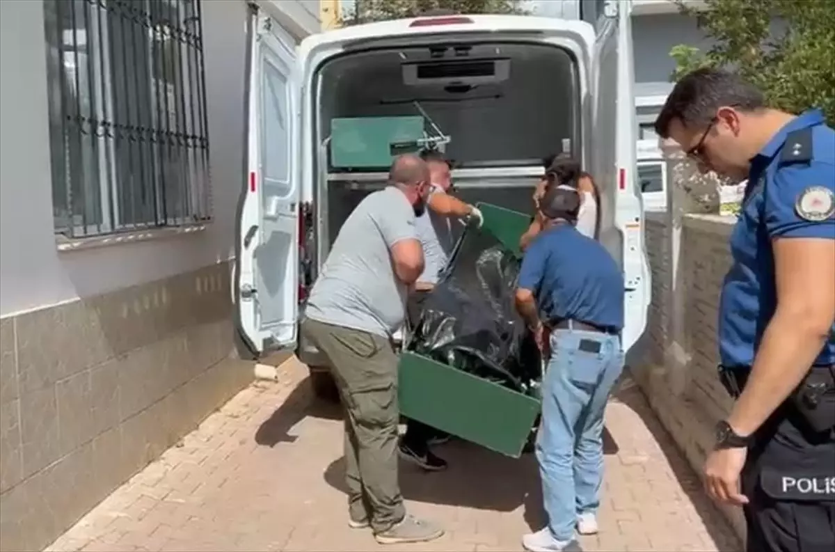 Cezaevinden Çıkan Kadın Arkadaşının Evinde Ölü Bulundu