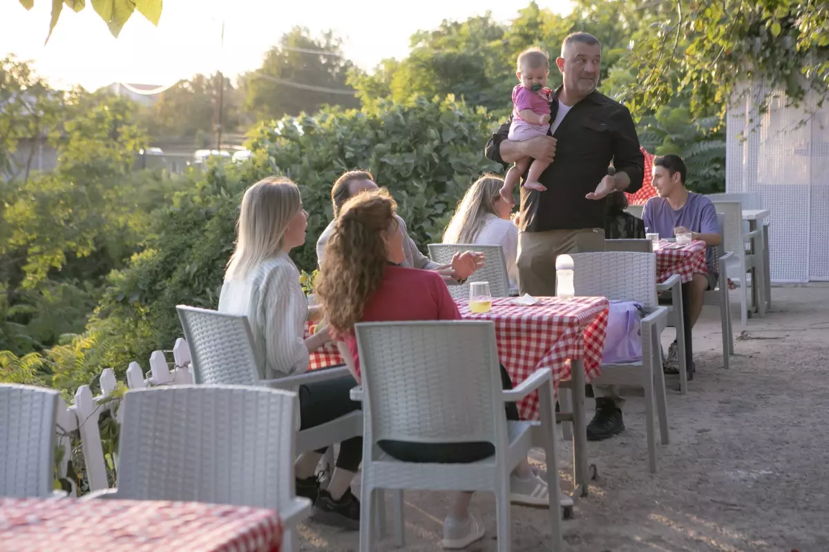 Arka Sokaklar'da Aile Sıcaklığı İzleyicileri Büyülüyor
