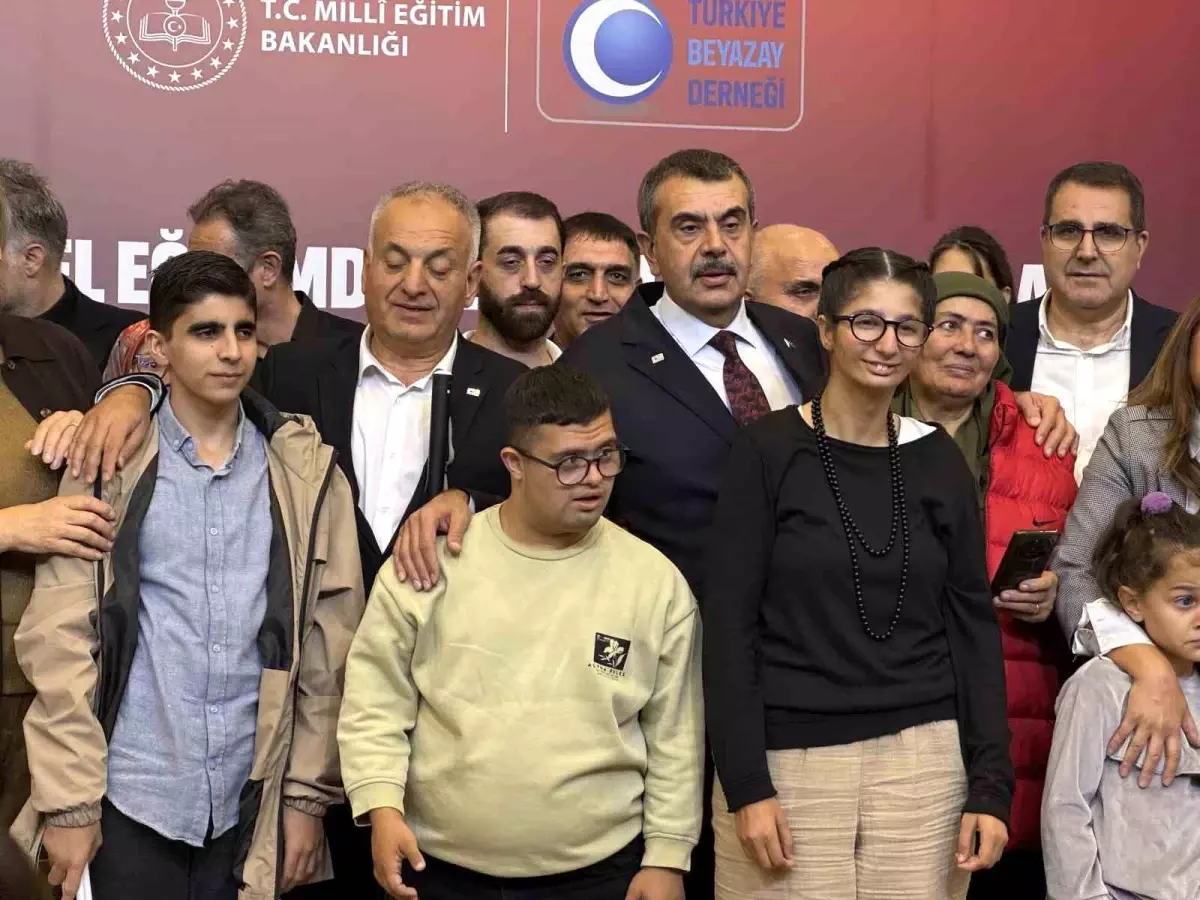 Bakan Tekin: 'Özel rehabilitasyon merkezlerinde eğitim desteği verdiğimiz yaklaşık 600 bin özel eğitim öğrencimiz var'