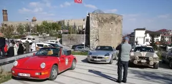 Belçikalı Klasik Otomobil Tutkunları Türkiye'yi Geziyor