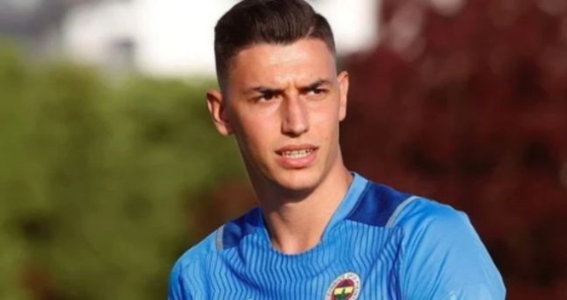 Berke Özer kimdir? Kaleci Berke Özer kaç yaşında, nereli, kariyeri, hangi takımlarda oynadı? Berke Özer kimdir? Kaleci Berke Özer kaç yaşında, nereli, kariyeri, hangi takımlarda oynadı?