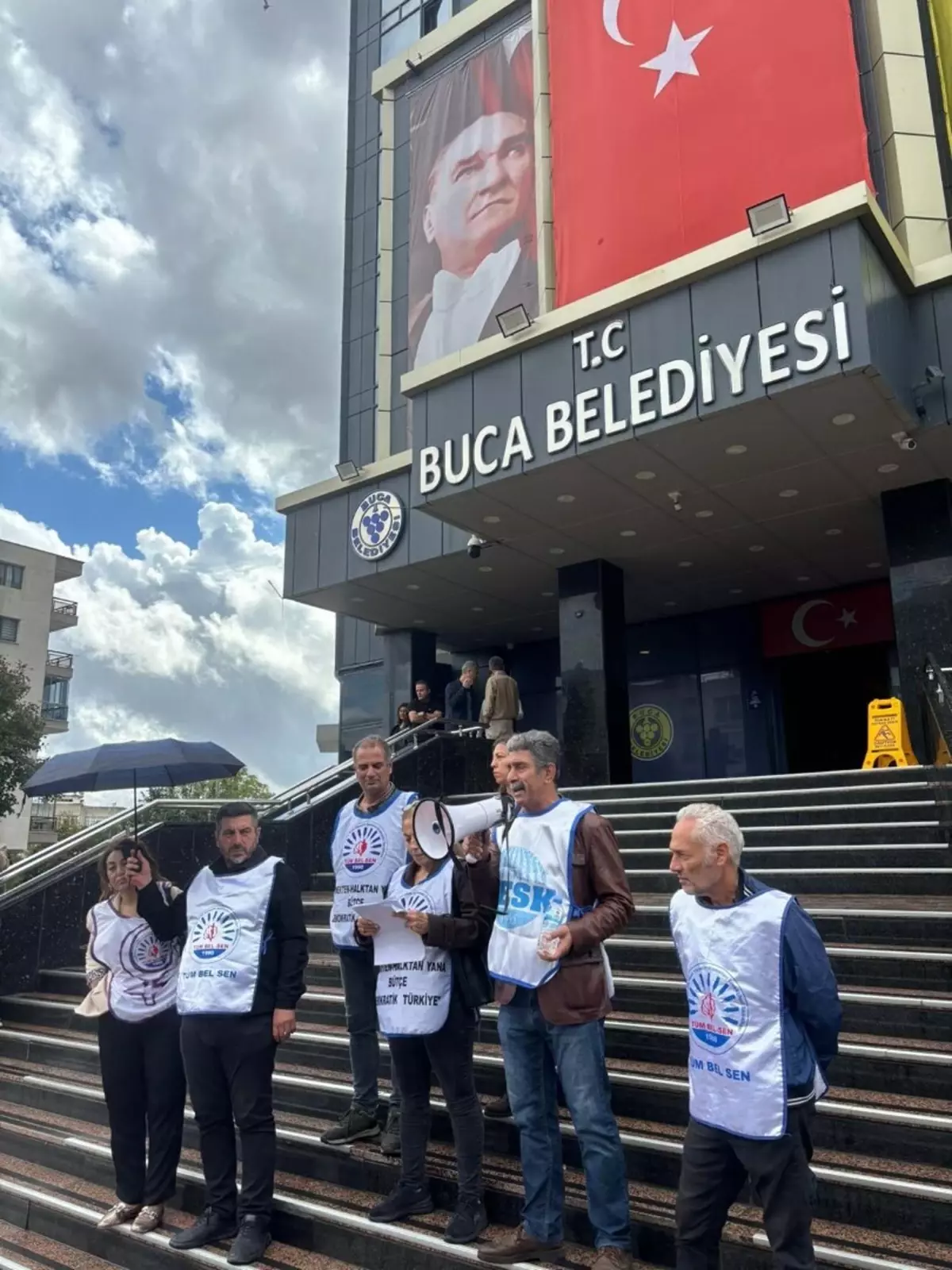 Buca Belediyesi'nde Memurlar İş Bıraktı