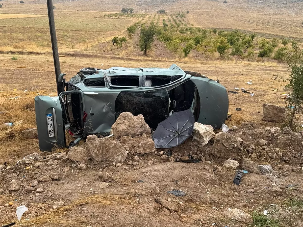 Burdur'da Otomobil Şarampole Devrildi: 5 Yaralı