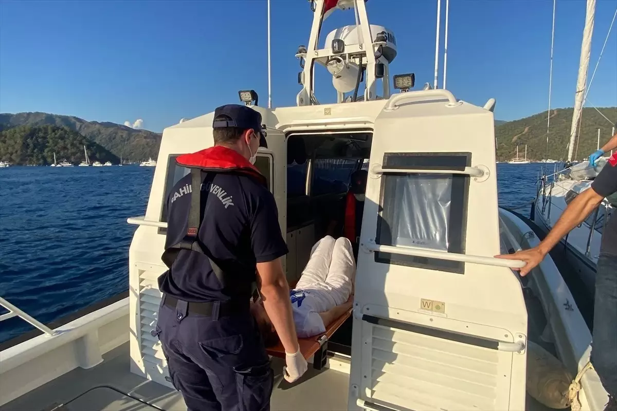 Fethiye Açıklarında Ticari Yatta Yaralanan Kişi Tahliye Edildi