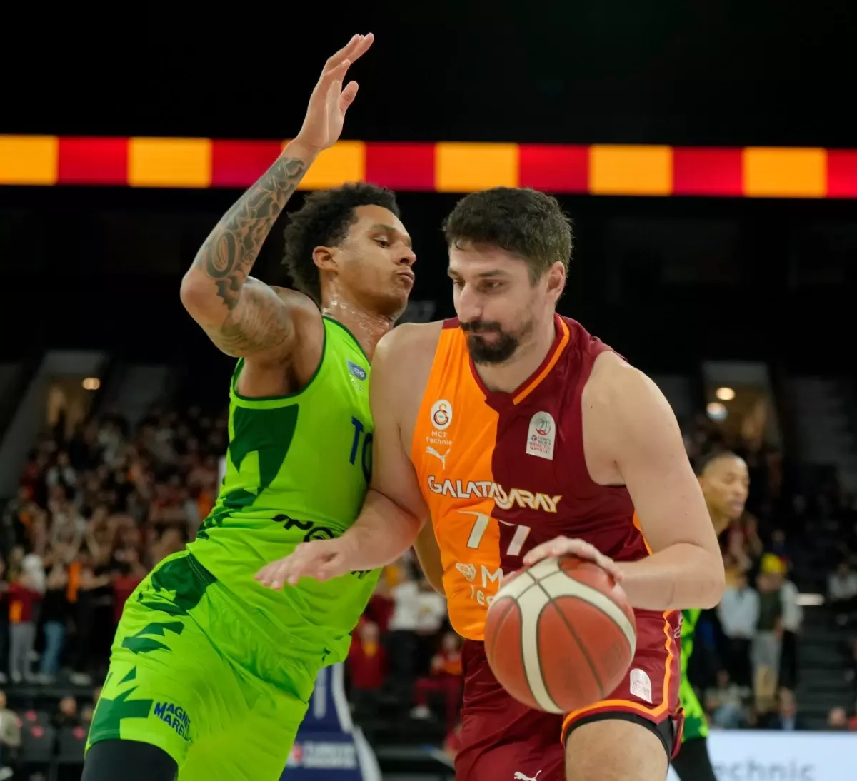 Galatasaray, Tofaş'ı 93-91 Yenerek Ligdeki İlk Galibiyetini Aldı