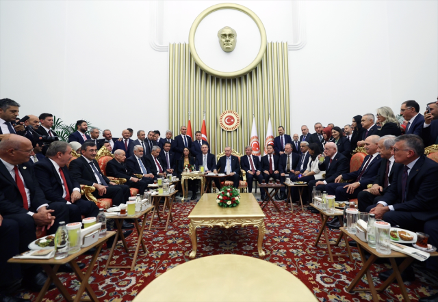 After his exit from Haberler.com, Özel called Babacan: I didn't find your photo with Erdoğan surprising