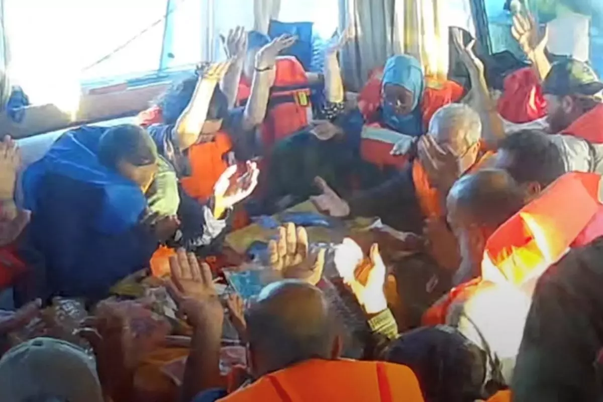 İsrail Sumud Filosu'ndaki 480 aktivisti alıkoydu, 4 İtalyan sınır dışı edildi