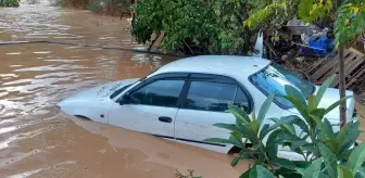 Antalya'nın Kaş İlçesinde Sağanak Yağış Hayatı Olumsuz Etkiledi