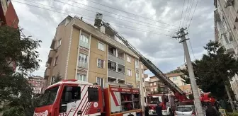 Gebze'de Apartman Çatısında Yangın Çıktı