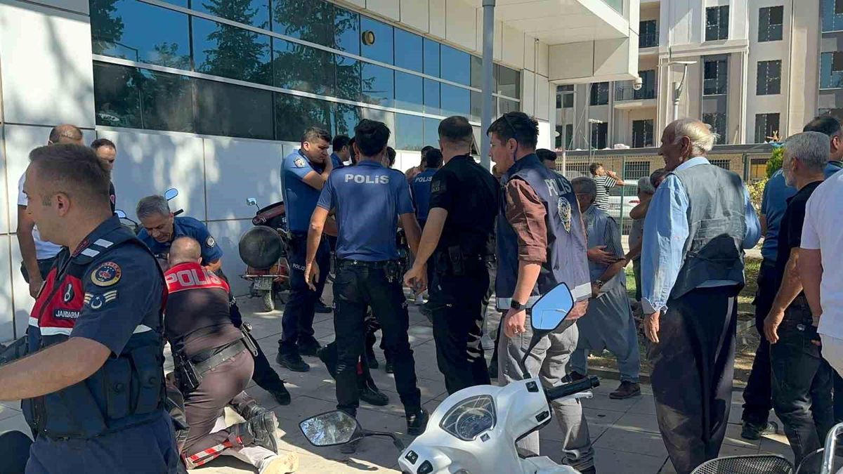 Adıyaman'da Taşlı ve Bıçaklı Kavga: 30 Yaralı