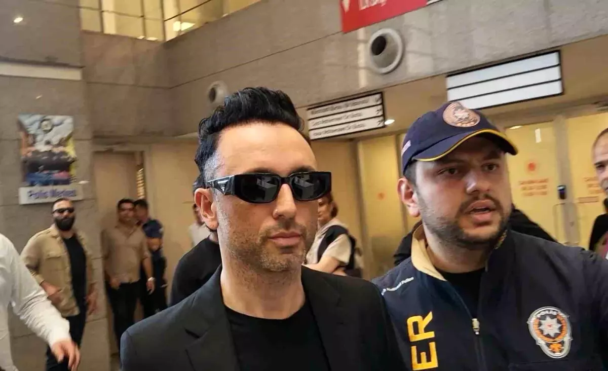 Mabel Matiz'in 'Perperişan' Şarkısına Müstehcenlik Suçlaması: 3 Yıla Kadar Hapis İstemi