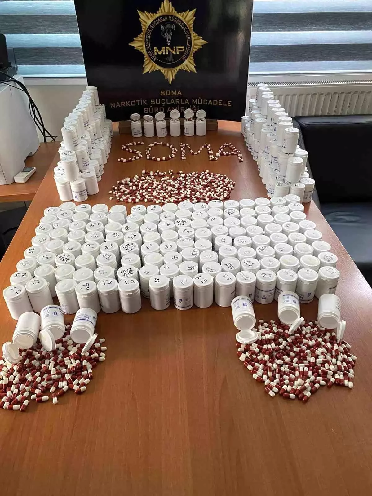 Manisa'da Uyuşturucu Operasyonu: 17 Bin Sentetik Ecza Ele Geçirildi