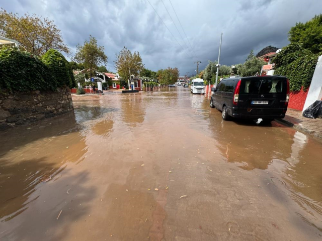 Heavy rain and storm are affecting Muğla! Roads, homes, and graves are underwater