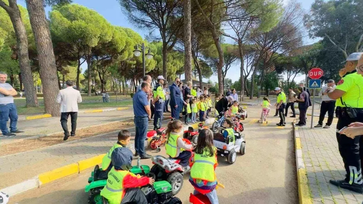 Nazilli'de Öğrenciler Trafik Dedektifi Oldu