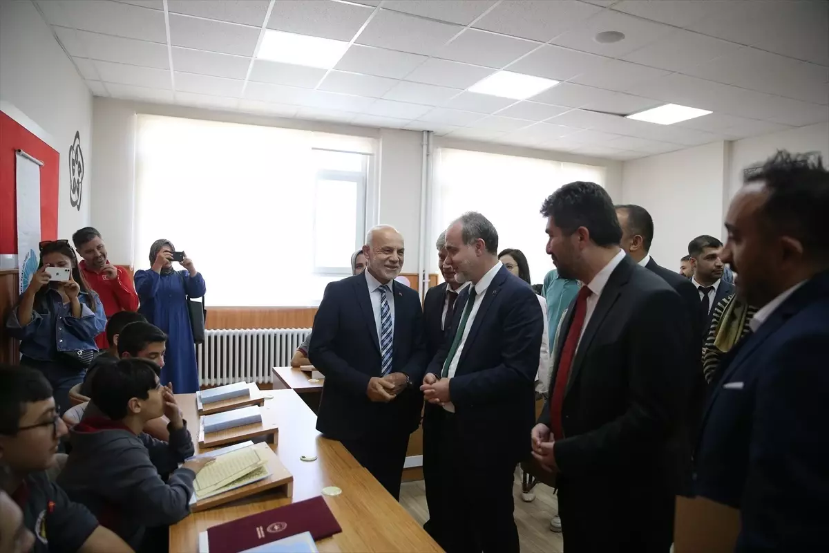 Niğde'de İmam Hatip Ortaokulu'nda Tilavet ve Etkinlik Sınıfları Açıldı