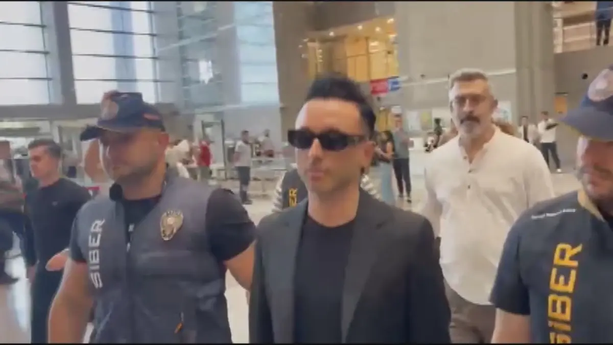 Mabel Matiz'in 'Perperişan' Şarkısı İçin Hapis İstemi